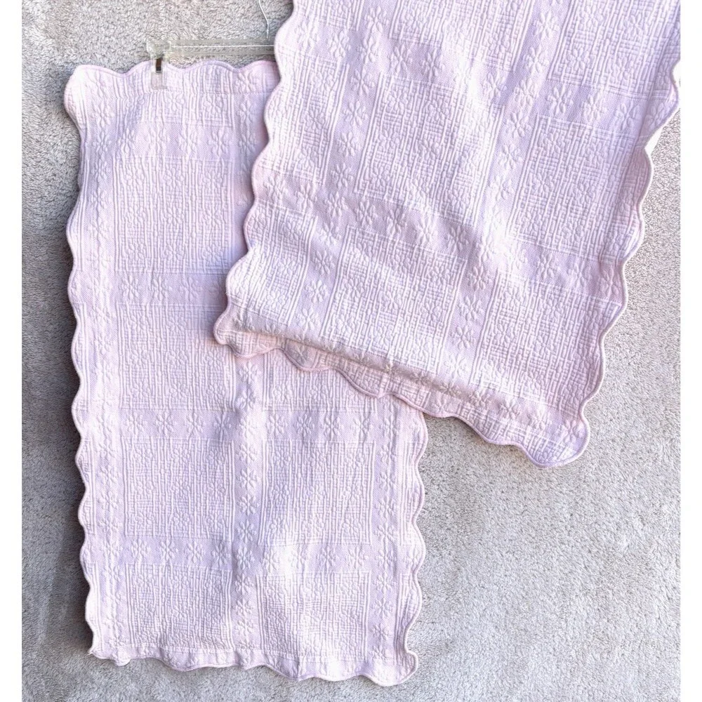 Colchas S Domingos King Pillow Shams Set of 2 Light Pink Matelasse Scalloped Edg
